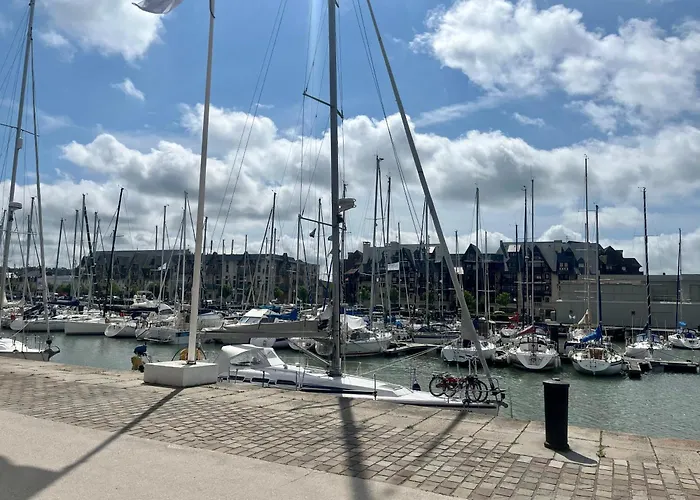 Apartment Neuf Avec Terrasse - Proche Centre & Gare *